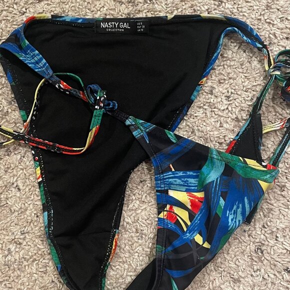 NastyGal Black and Green Tropical String Bikini Set - Picture 6 of 6